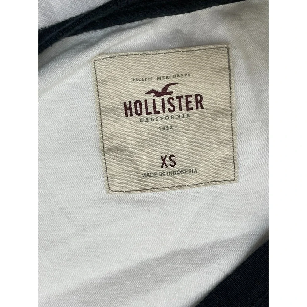 Hollister Women's XS White‎ T-Shirt Cotton Vintage Y2k  Raglan Sleeve Casual - Picture 7 of 8